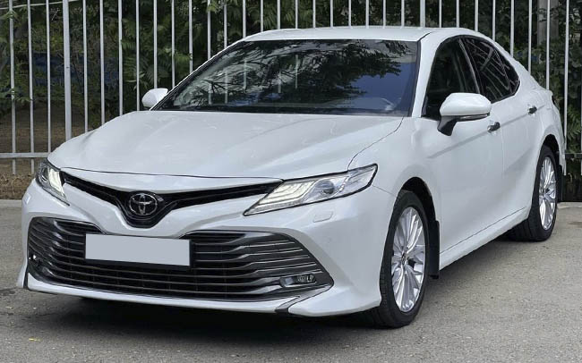 Аренда Toyota Camry 70 на свадьбу Москва и мо